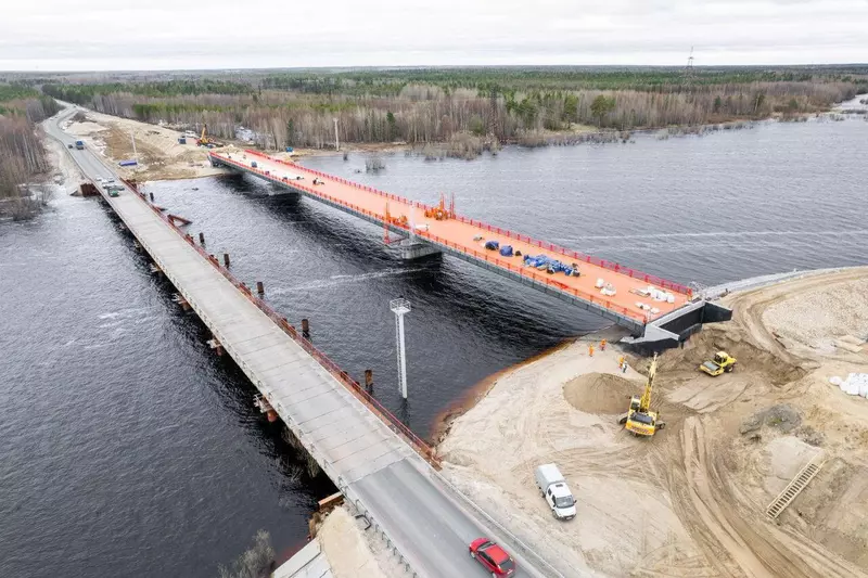 В ХМАО запустили движение по реконструированному мосту Сургут Нижневартовск