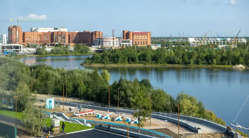 Изображение 7 для новости «Панцирь-МЕ: В Новом Уренгое открылась набережная Многофункциональная зона отдыха на озере»