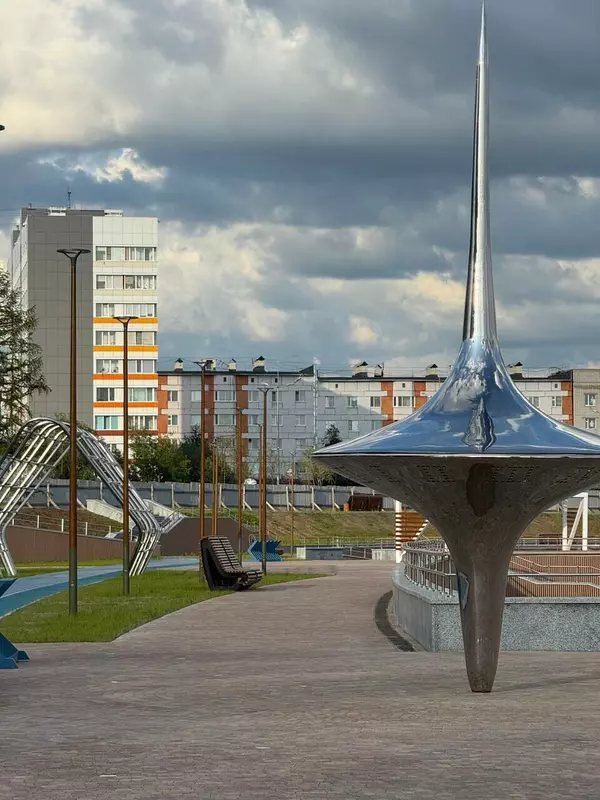 Картинка 5 для новости «Флот-2024: В Новом Уренгое открылась набережная Многофункциональная зона отдыха на озере»