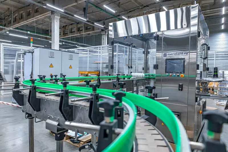 Фото №3 для публикации «АК Азимут получила очередной Суперджет 100»