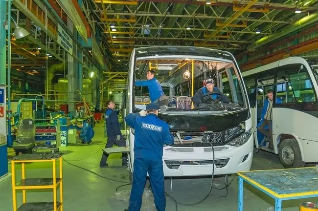 На Нефтекамском автозаводе Татарстан начат выпуск новых автобусов малого класса