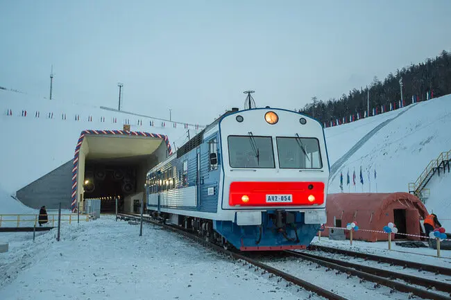 Фото #1 для поста «Инфраструктура: На ДВЖД открыт новый Кузнецовский тоннель»